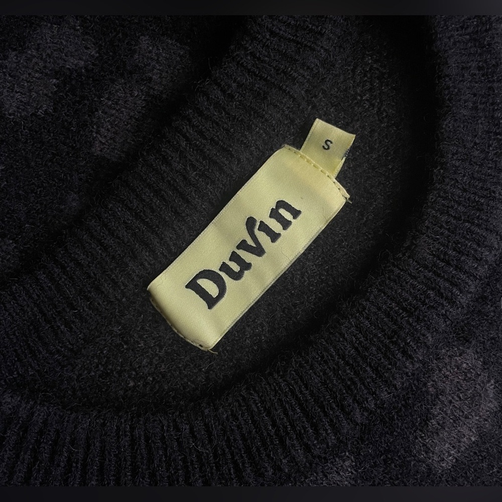 Duvin Design Pullover Animal Cheetah Print Sweater in Black & Gray size Small - Picture 2 of 5